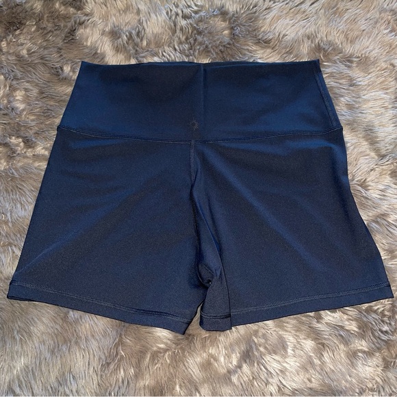 Aerie Offline Goals Hi-Rise Shortie - Picture 2 of 3